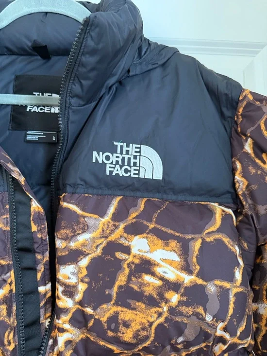The North Face Black & Brown Patterned Puffer Jacket - Picture 3 of 9